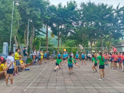 Liên đoàn Lao động huyện Phong Thổ phối hợp  tổ chức giải bóng chuyền hơi