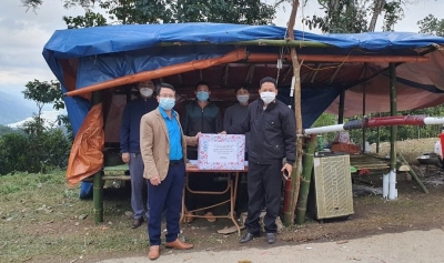 LĐLĐ huyện Nậm Nhùn phối hợp thăm, tặng quà chốt kiểm soát phòng, chống dịch Covid - 19