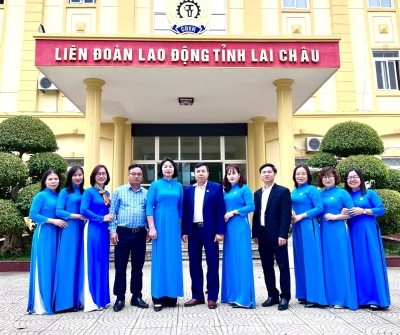 Nữ công CĐCS cơ quan LĐLĐ tỉnh hưởng ứng “Tuần lễ áo dài” năm 2024 do Tổng LĐLĐ Việt Nam phát động