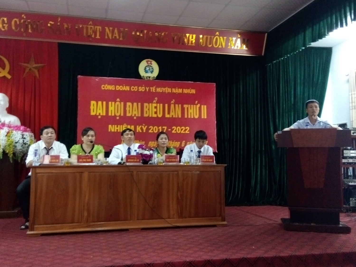 Đ/c: Nguyễn Hồng Thanh - Ủy viên BCH Huyện ủy, Chủ tịch LĐLĐ Huyện  phát biểu và chỉ đạo Đại hội