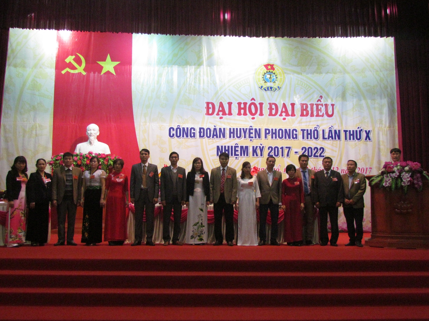 Ban chấp hành Công đoàn huyện Phong Thổ lần thứ X, nhiệm kỳ 2017-2022 ra mắt Đại hội