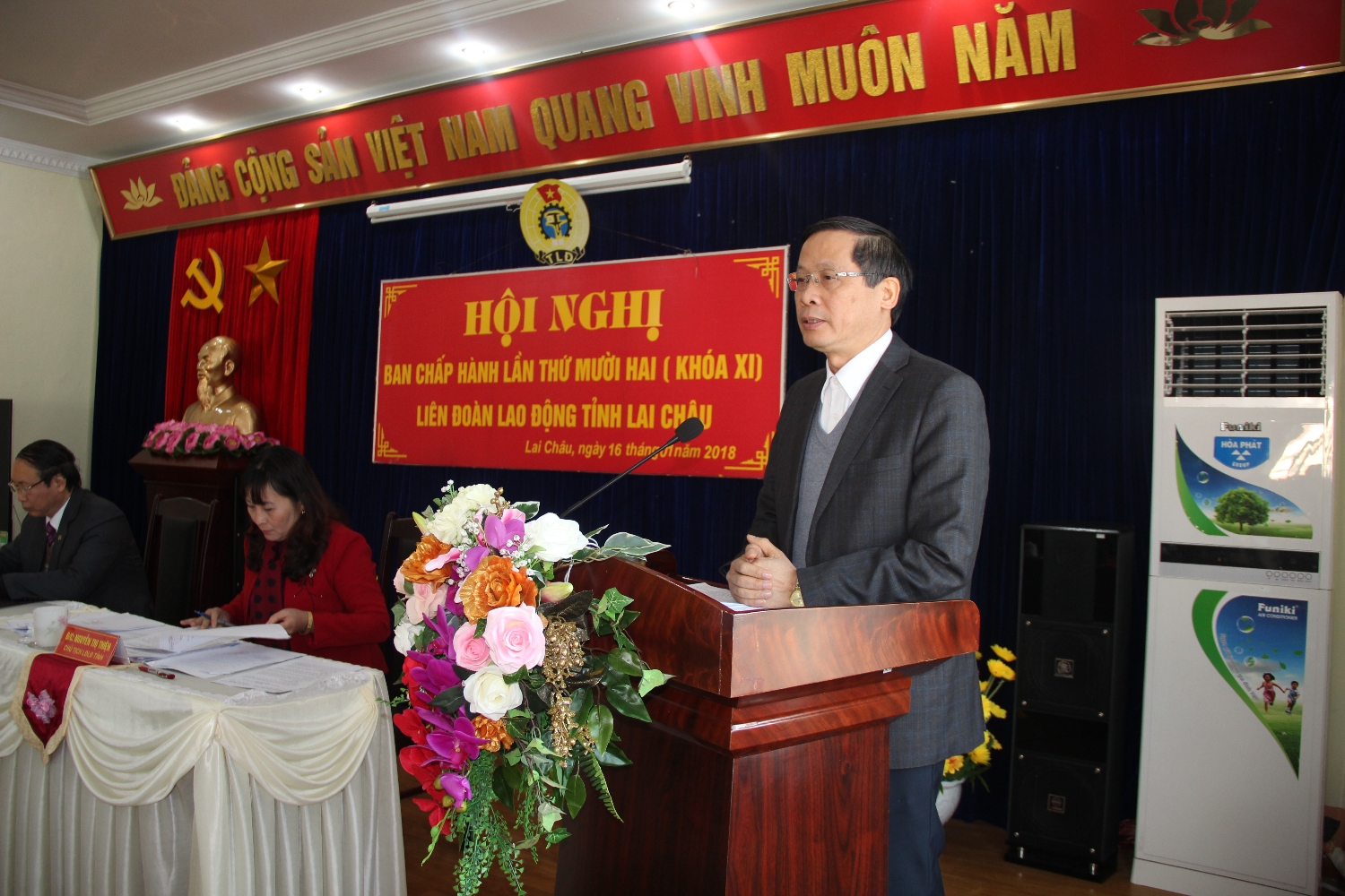 Đồng chí Vũ Văn Hoàn, Phó bí thư tỉnh ủy, Chủ tịch HĐND tỉnh phát biểu chỉ đạo Hội nghị