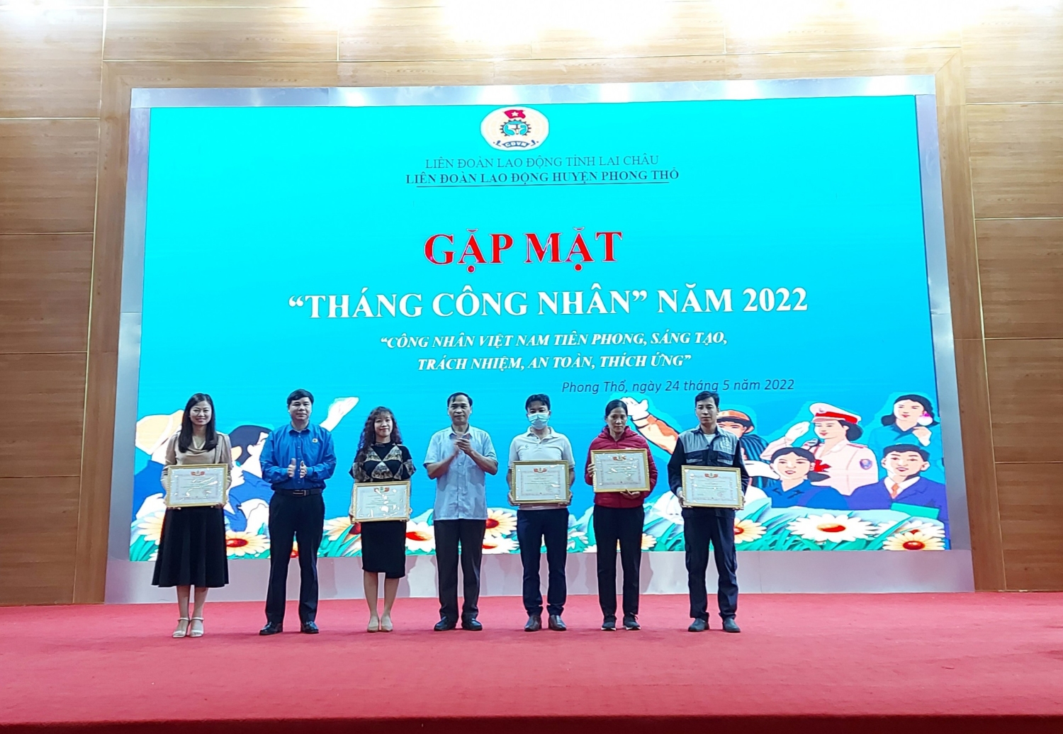 đc Nguyễn Văn Thanh trao khen thưởng tháng công nhân