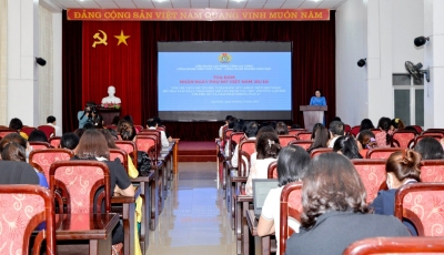 Công đoàn Ngành Giáo dục và Công đoàn Viên chức tỉnh phối hợp tổ chức nói chuyện chuyên đề nhân ngày Phụ nữ Việt Nam 20/10
