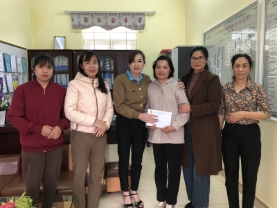 LĐLĐ Thành phố Lai Châu Trao tiền hỗ trợ cho đoàn viên công đoàn và gia đình đoàn viên bị tai nạn tử vong