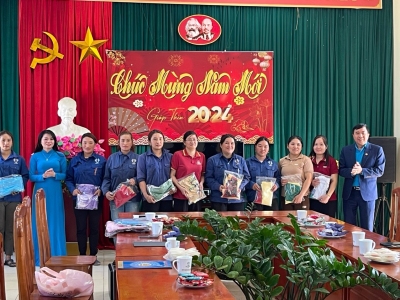 Liên đoàn Lao động huyện Mường Tè tuyên truyền, vận động cán bộ, đoàn viên, công chức, viên chức và người lao động tham gia hiến máu tình nguyện