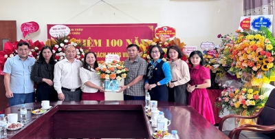 Liên đoàn Lao động tỉnh Lai Châu thăm và chúc mừng Báo Lai Châu, Cổng Thông tin Điện tử tỉnh Lai Châu nhân Kỷ niệm 100 năm Ngày Báo chí Cách mạng Việt Nam