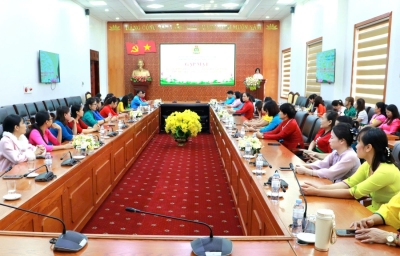 Liên đoàn Lao động tỉnh gặp mặt nữ lãnh đạo Công đoàn cơ sở và nữ cán bộ Công đoàn chuyên trách nhân kỷ niệm 95 năm Ngày thành lập Hội Liên hiệp Phụ nữ Việt Nam