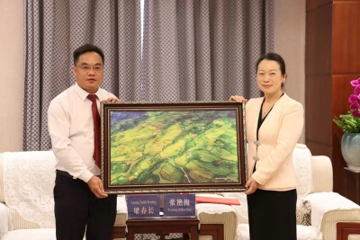 Liên đoàn Lao động tỉnh Lai Châu thăm và làm việc tại huyện Kim Bình, tỉnh Vân Nam, Trung Quốc theo lời mời của Tổng Công hội châu Hồng Hà