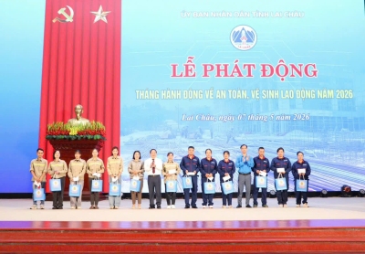 Lai Châu: Trao quà cho đoàn viên, người lao động tại Lễ phát động Tháng hành động về An toàn, vệ sinh lao động năm 2026