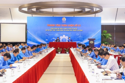 Đoàn đại biểu tỉnh Lai Châu tích cực tham gia thảo luận tại các Trung tâm Đại hội XIV Công đoàn Việt Nam