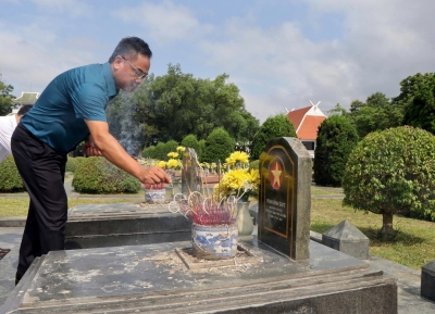 Lai Châu dâng hương tưởng niệm các Anh hùng liệt sĩ tại tỉnh Điện Biên