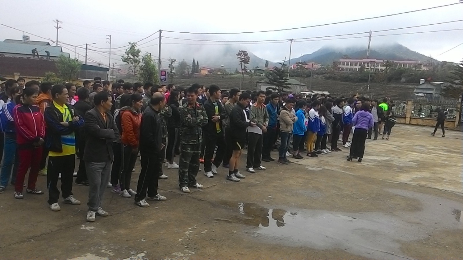 Đoàn viên thanh niên huyện Sìn Hồ tham gia lễ phát động ngày chạy Olympic