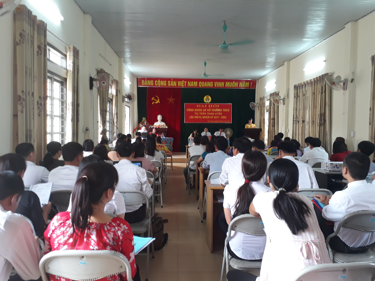 Quang cảnh Đại hội CĐCS Trường THCS Thị trấn Than Uyên khóa XI, nhiệm kỳ 2017 – 2022.