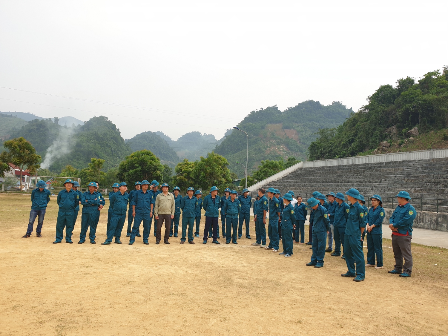 Hình ảnh tại lớp huấn luyện chiến sỹ dân quân tự vệ nòng cốt Khối các cơ quan huyện Phong Thổ năm 2019