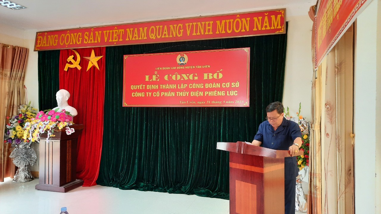 Đồng chí Phan Văn Nguyên Phó Bí thư Thường trực Huyện ủy phát biểu chỉ đạo