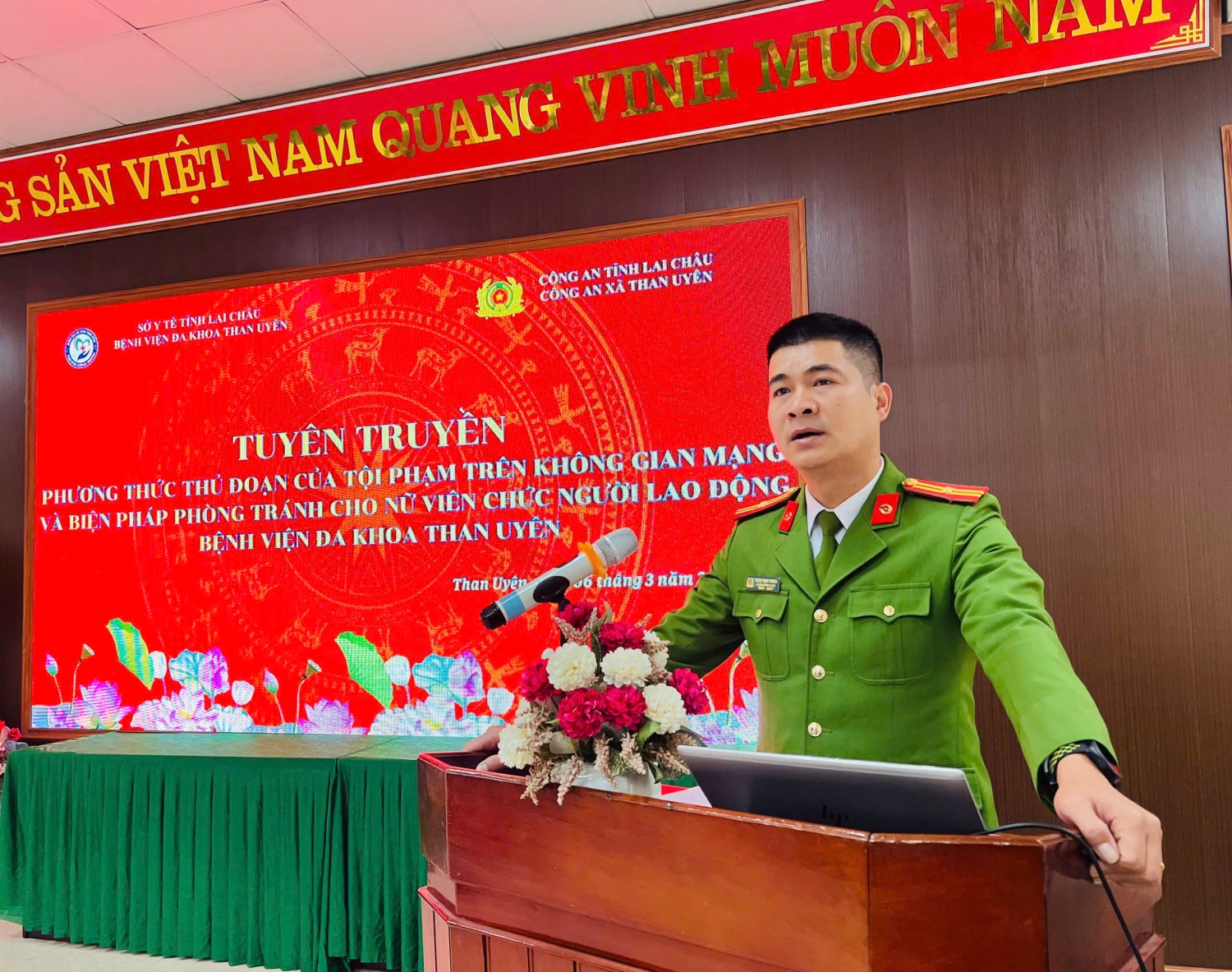 Thiếu tá Quách Mạnh Trường Phó Trưởng Công an xã Than Uyên