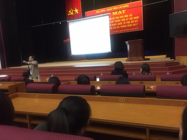 Thạc sỹ Mai Xuân Phương nói chuyện tại Diễn đàn